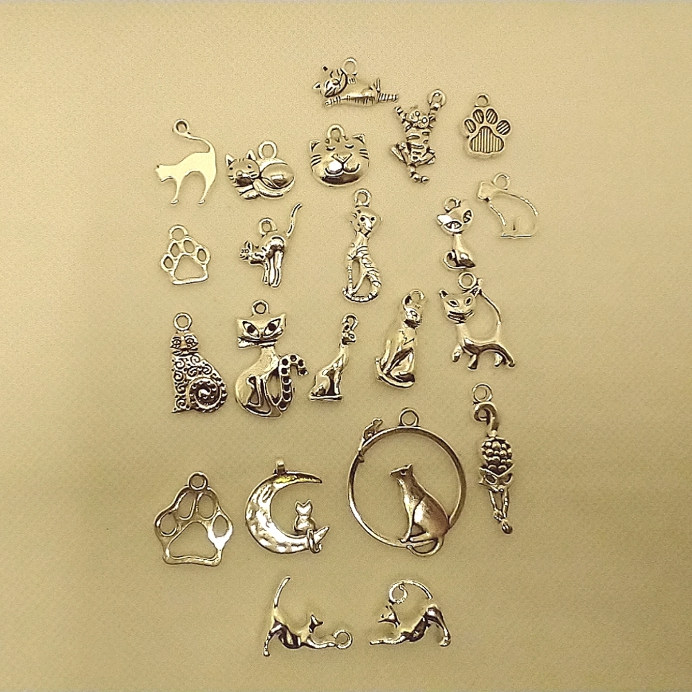 🧁 3/$30 Cute Cat Silver Charms NEW